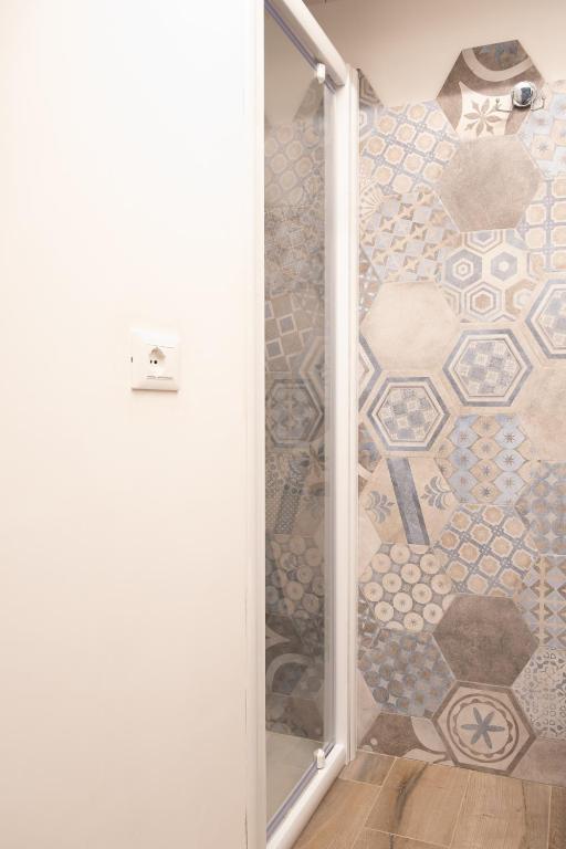 A bathroom at CASA MAIOLICA