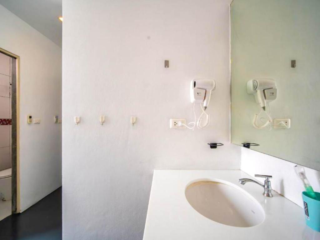 The Thai Guesthouse and Hostel