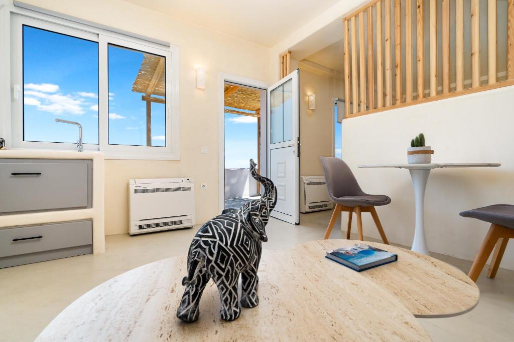 Fotografie z fotogalerie ubytování Eolithos Exclusive Suites v destinaci Éxo Goniá