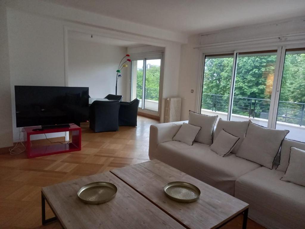 Φωτογραφία από το άλμπουμ του superbe appartement 120m2 Paris - Neuilly sur seine στοε Neuilly-sur-Seine