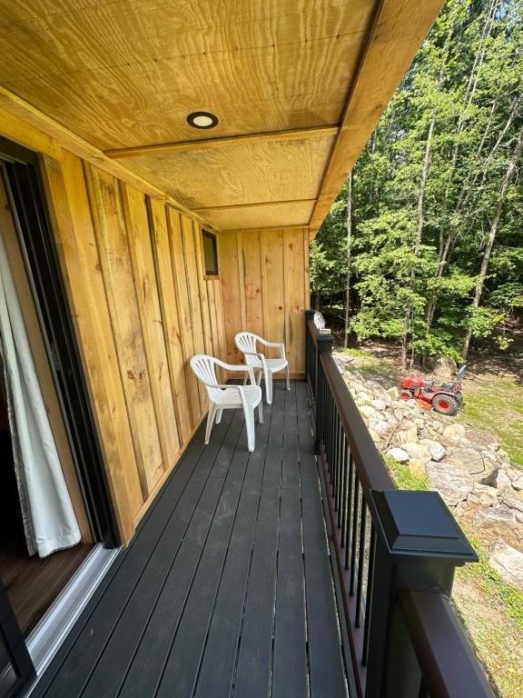 Balkón nebo terasa v ubytování The Lodge at Loon Lake