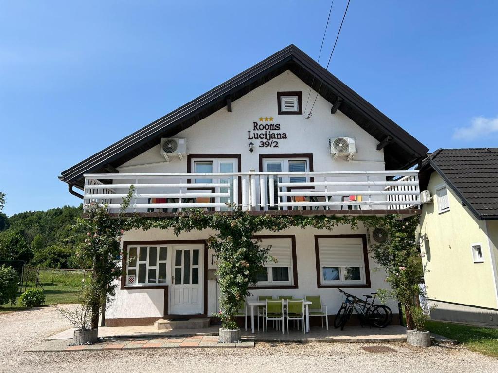 Photo de la galerie de l'établissement Rooms Lucijana, à Jezerce
