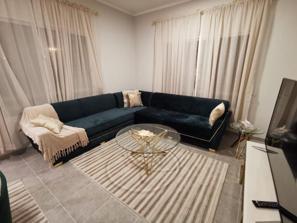 Grandeur Sunrise Apartments - Apartment