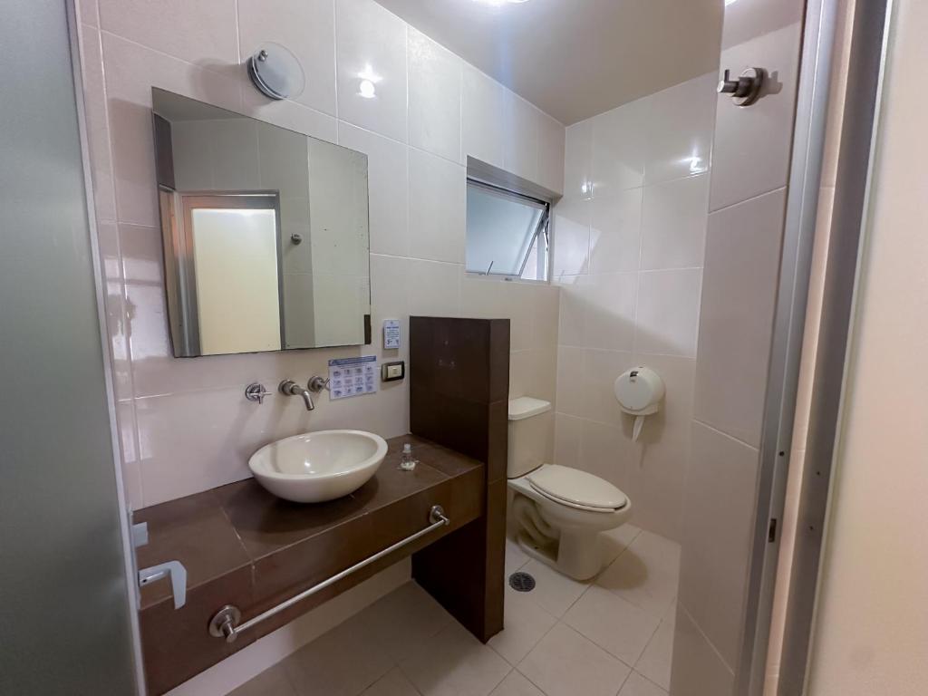 Koupelna v ubytování Auto Hotel Mediterráneo