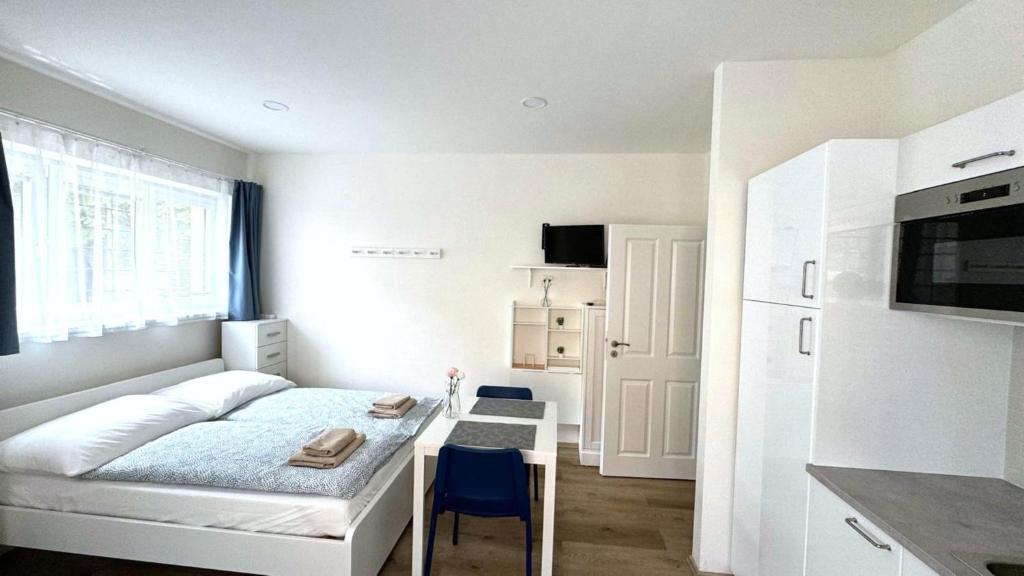 Hillside Studios - 8