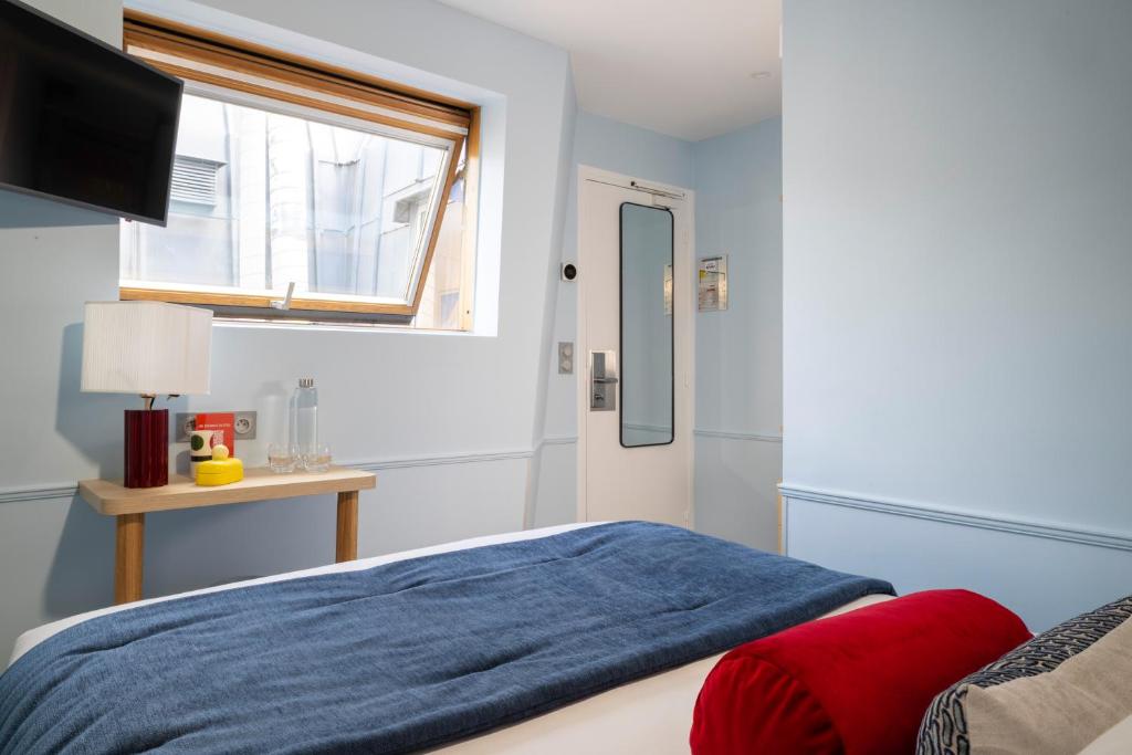 
Single Room

