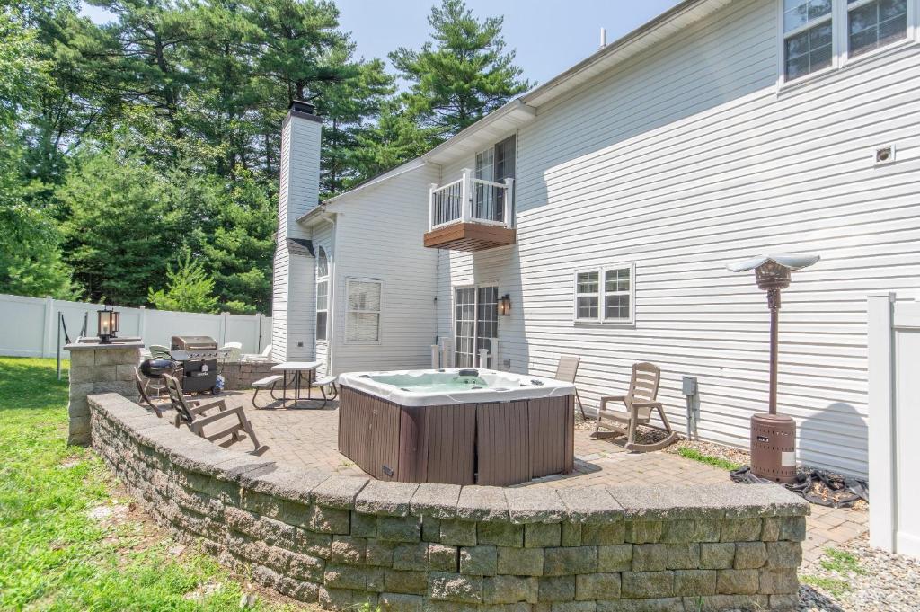 Zahrada ubytování Hot Tub-King Suite-Fenced Yard-Game Room-Fire Pit