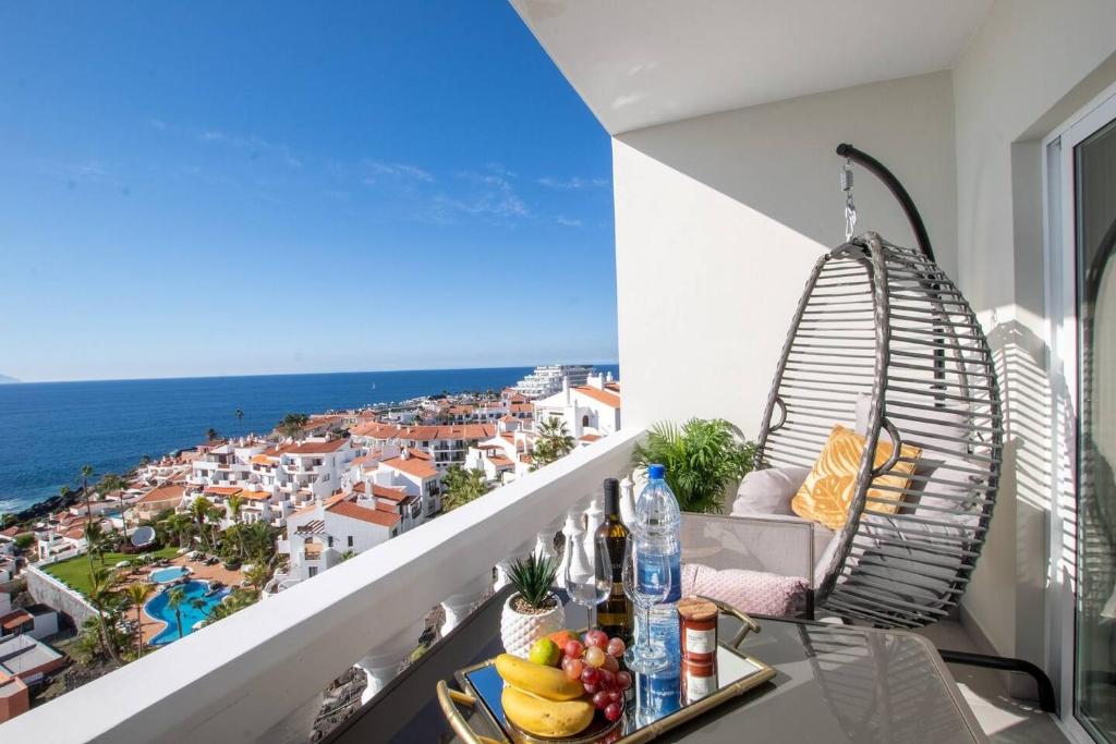 Balkón alebo terasa v ubytovaní Sunset Bay Apt By Dream Homes Tenerife