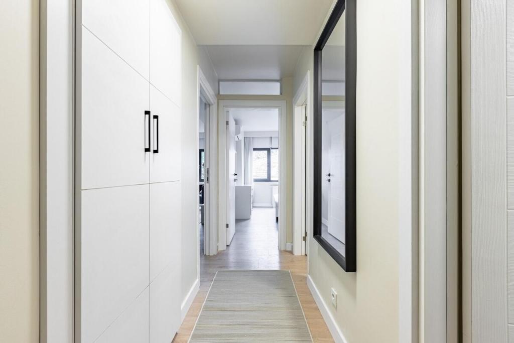 Fotografie z fotogalerie ubytování Modern Prime Location 1bed Bright Home! #243 v destinaci Istanbul