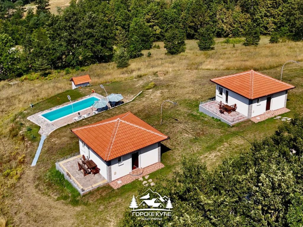 Bazén v ubytování Gorske Kuće nebo v jeho okolí