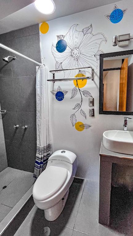 Koupelna v ubytování Magic Packer Hostel