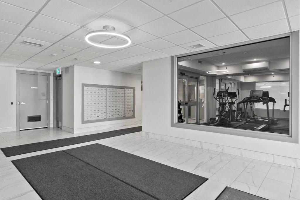 Fitness centrum a/nebo fitness zařízení v ubytování Top Floor Lakeshore Views Near Skiing