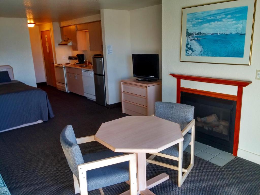 Surfside Resort - Suite - Non-Pet