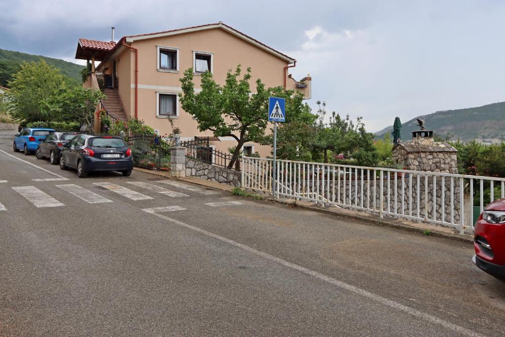 Nespecifikovaný výhled na hory nebo výhled na hory při pohledu z apartmánu