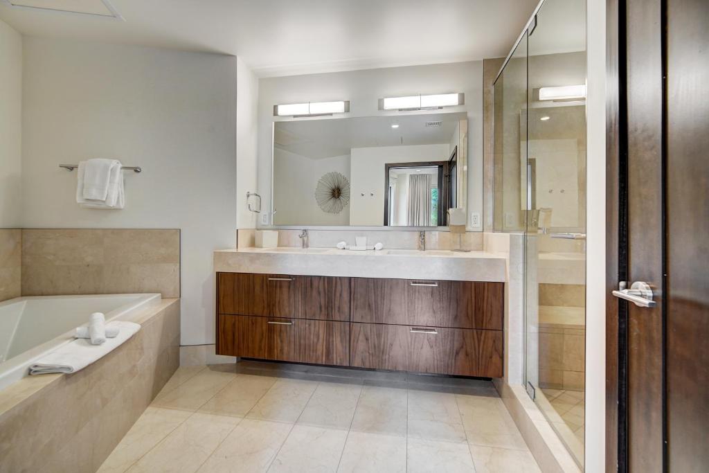 The Arrabelle at Vail Square, a RockResort - Apartamento De Dos Dormitorios
