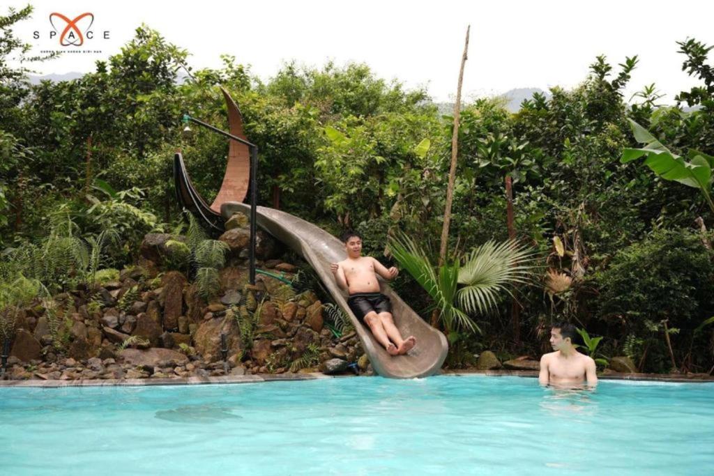 Hồ bơi trong/gần THOÁNG Villa - Venuestay