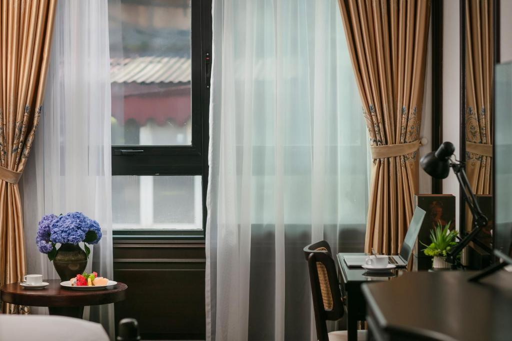 Phòng Premier Nhìn Ra Thành Phố
