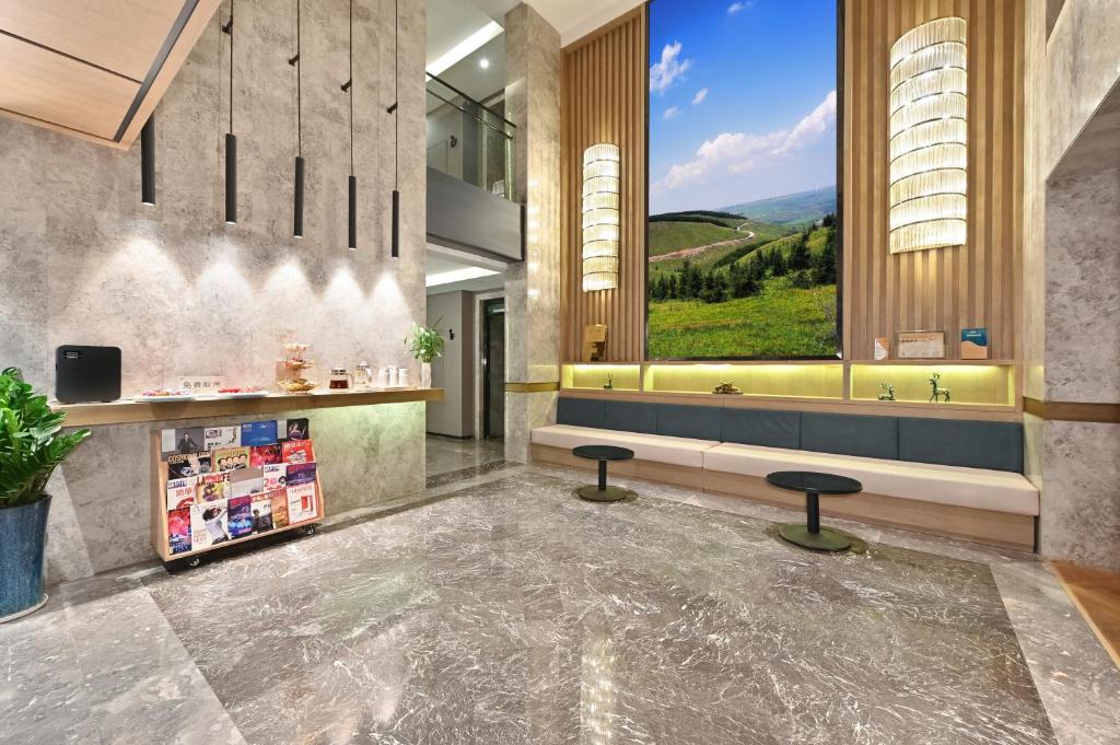 لابی و فضای عمومی Jingli Hotel Beijing Heshenghui Dajiaoting Subway Station Branch - تصویر ۵