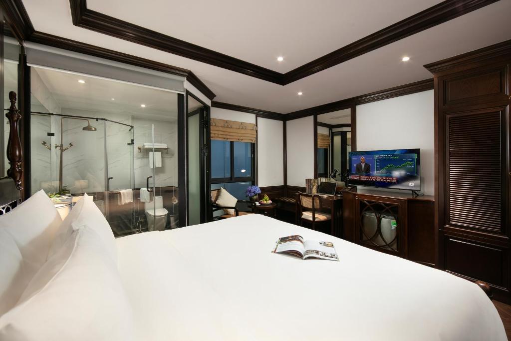 MAY DE VILLE Crown Hotel - 19