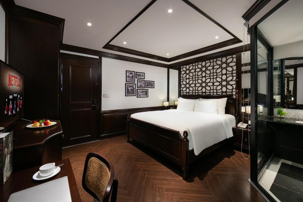 MAY DE VILLE Crown Hotel - 18