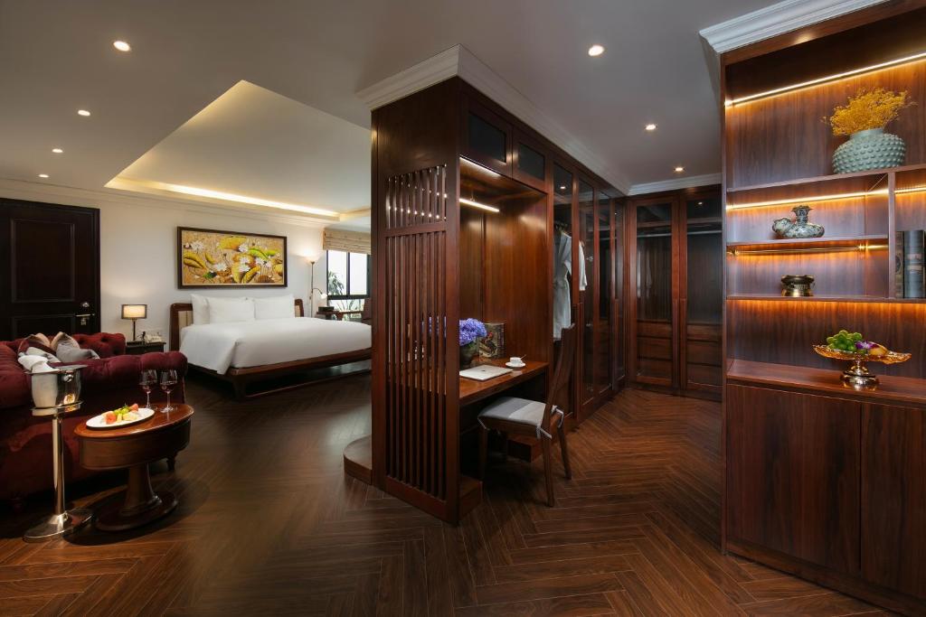 MAY DE VILLE Crown Hotel - 5