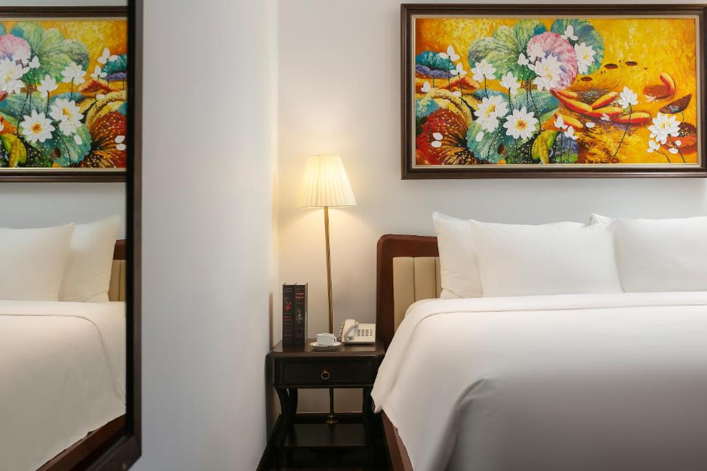 MAY DE VILLE Crown Hotel - 12