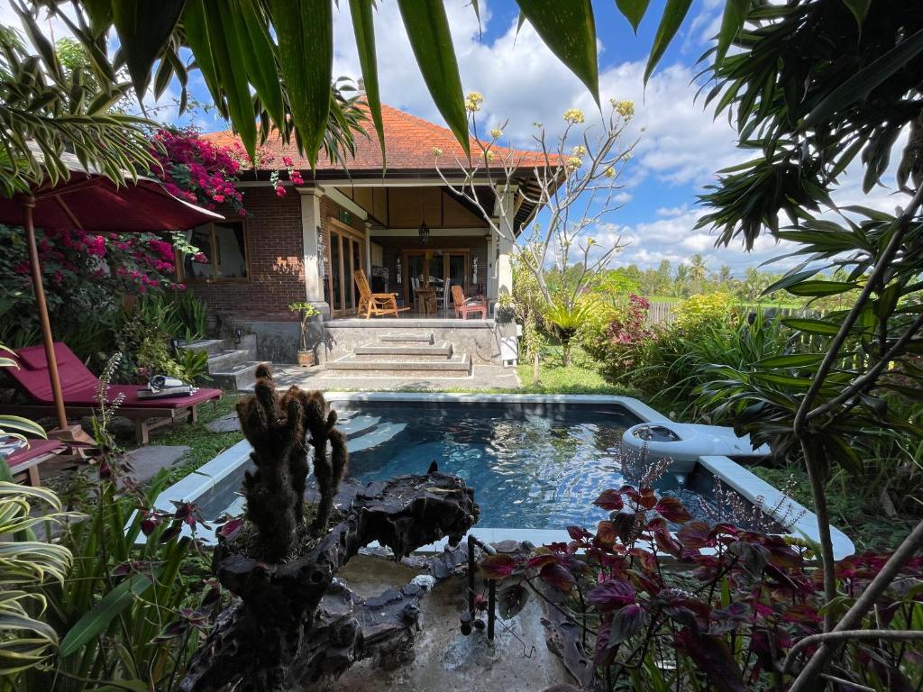 Sri Lestari Banyuatis - 16