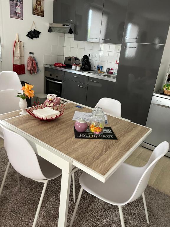 Kuchyň nebo kuchyňský kout v ubytování chambres de la Nonette