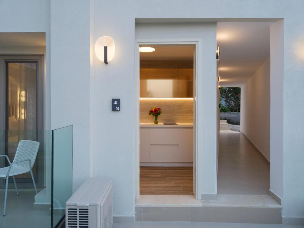 Фотография из галереи Golden Luxury Suites в Балионе