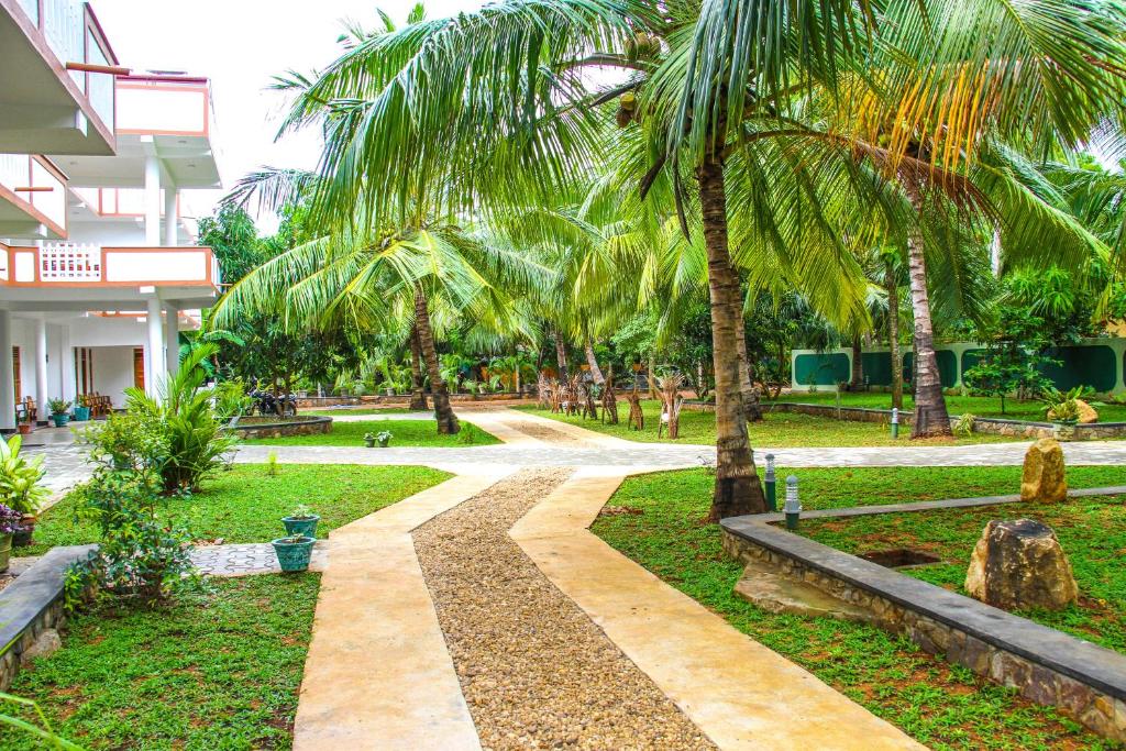 Zahrada ubytování Hotel Nilketha Yala Tissamaharama