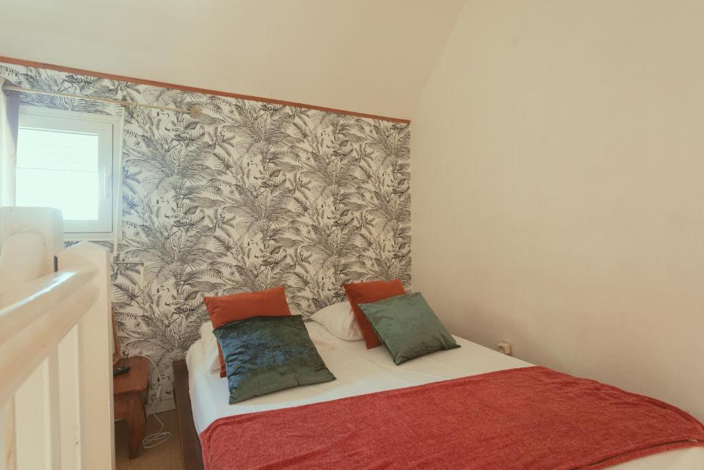 Postel nebo postele na pokoji v ubytování 7 - LE VACOA - CHAMBRE 7 ETG g