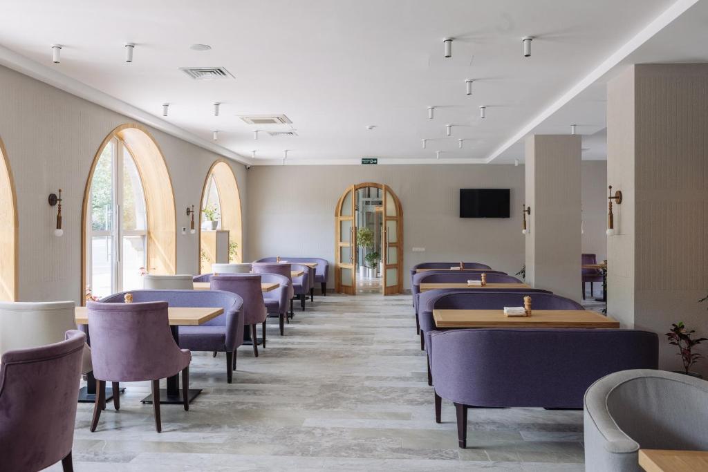 TV a/nebo společenská místnost v ubytování Old Ijevan Boutique Hotel