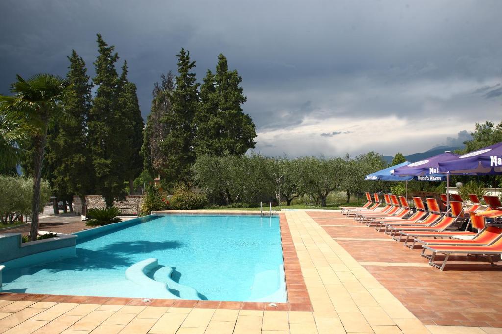 Bazén v ubytování Hotel San Vito nebo v jeho okolí