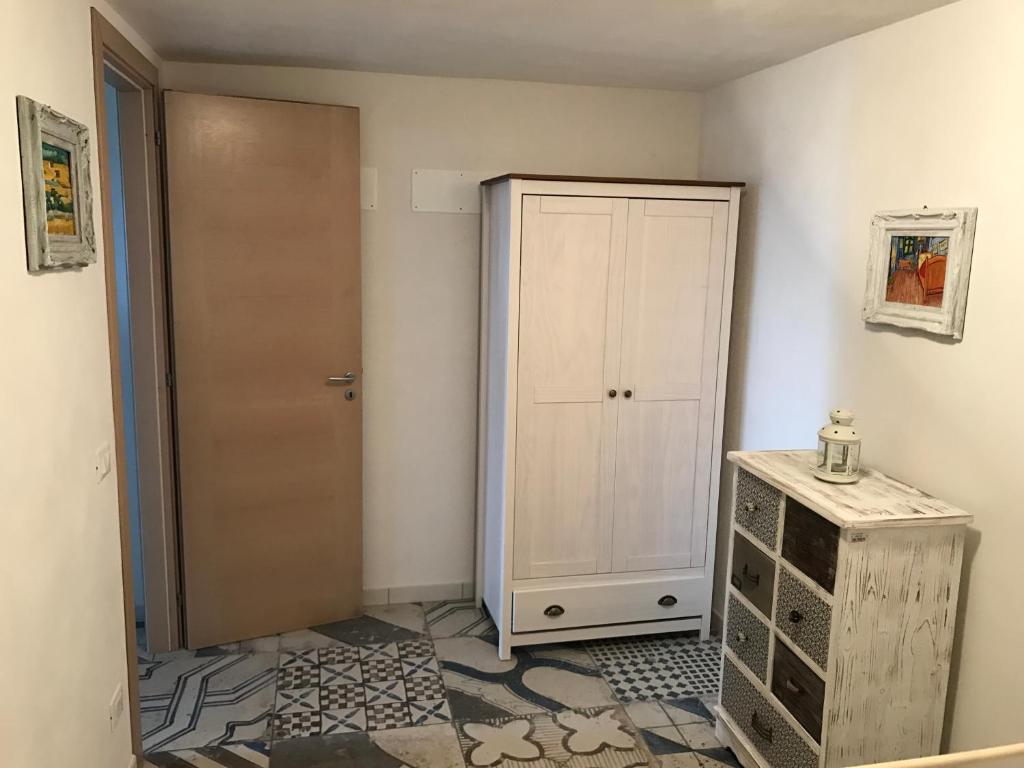 Villa Ceni - Appartamenti con camere, cucina, wc e terrazza sul mare in villa con piscina, giardino e parcheggio - ホリデーホーム
