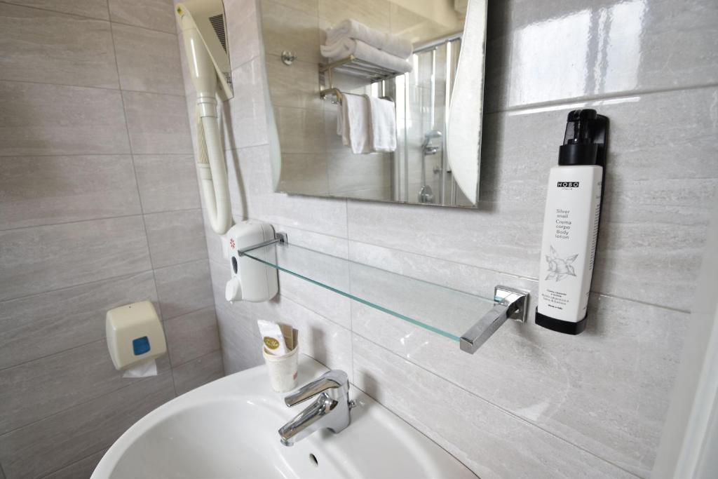Koupelna v ubytování Hotel Grifone