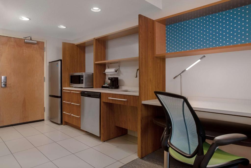 Home2 Suites By Hilton Gainesville - 