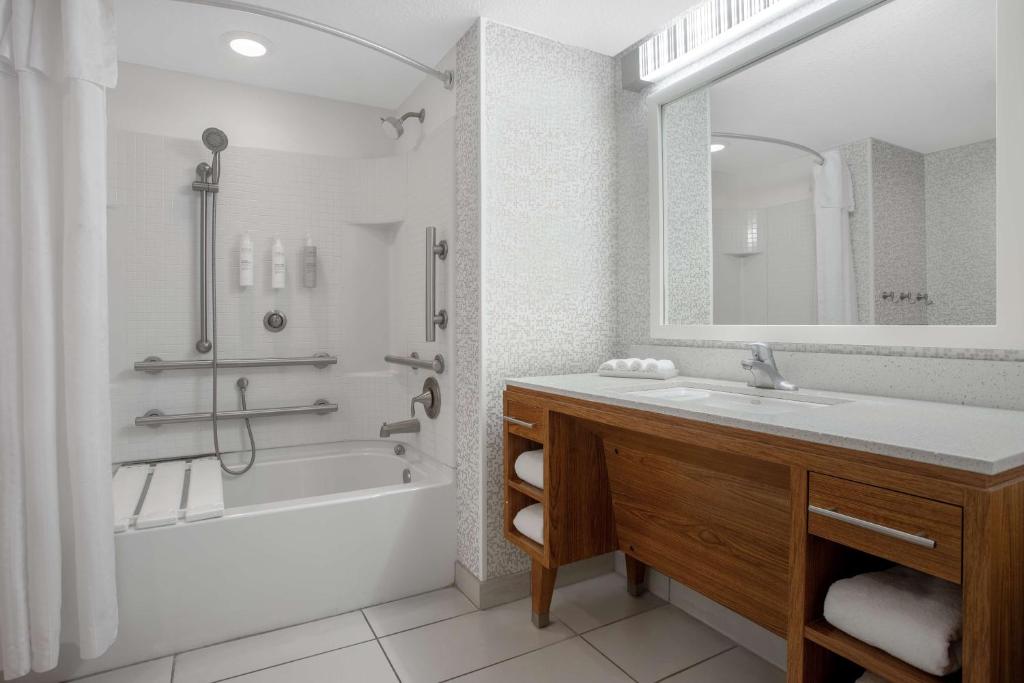 Home2 Suites By Hilton Gainesville - 