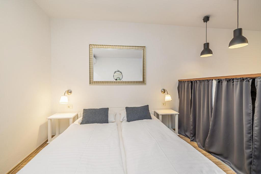 Postel nebo postele na pokoji v ubytování Villa Haya with heated pool