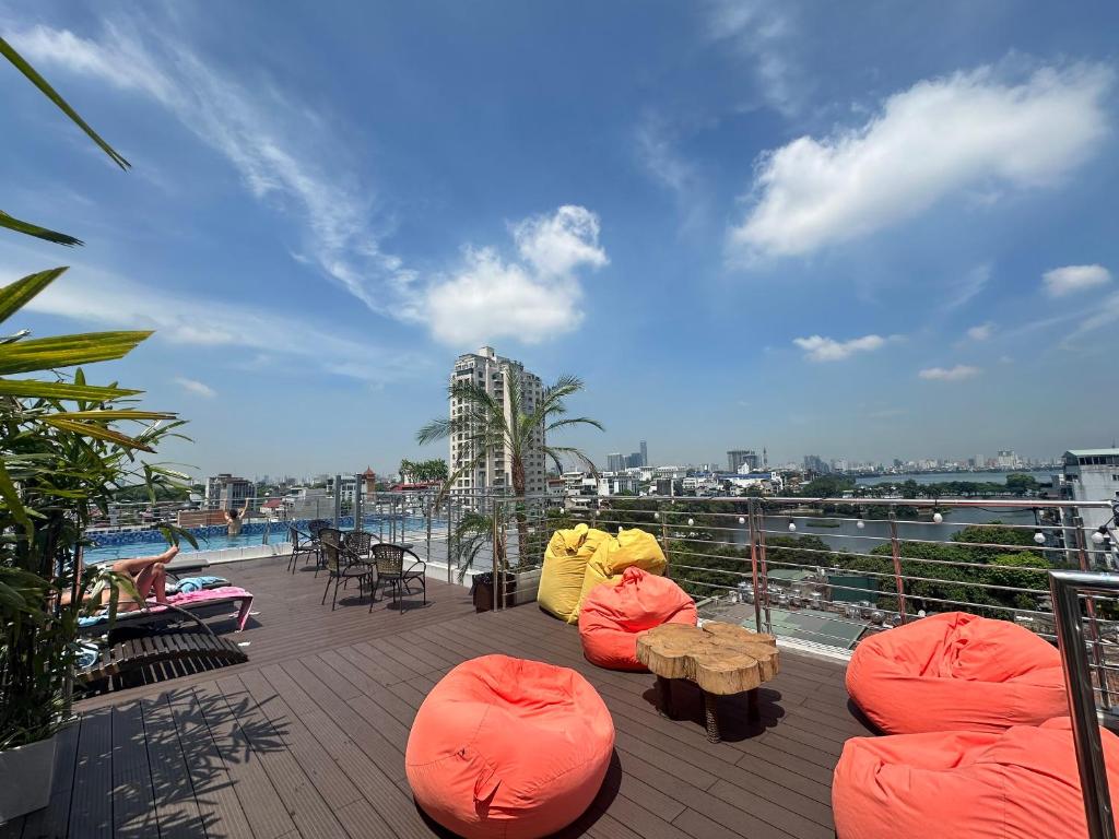 Posezení v ubytování Luxe Paradise Premium Hotel Pham Hong Thai