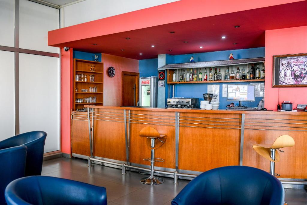 Lounge nebo bar v ubytování Hotel Fontana