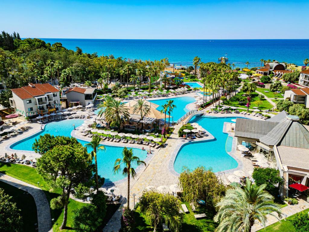 Bazén v ubytování Arum Barut Collection - Ultra All Inclusive nebo v jeho okolí