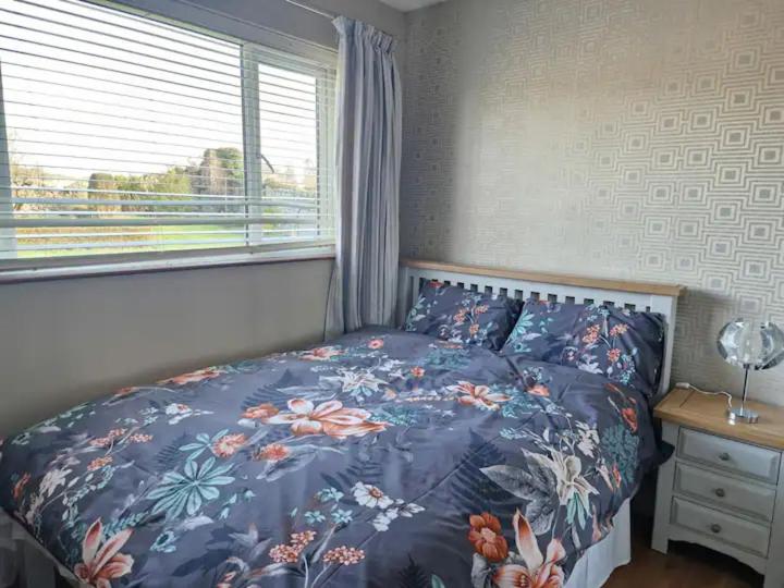 Voodi või voodid majutusasutuse Private double room in central location toas