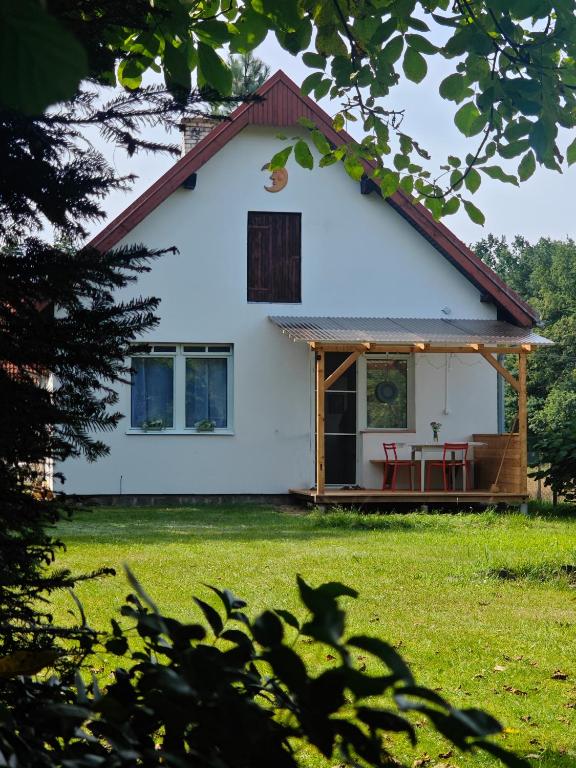Vrt pred nastanitvijo Chalupa Pod Měsícem