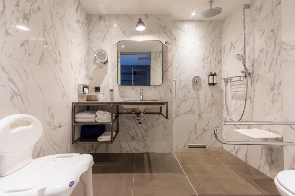Koupelna v ubytování Van der Valk Hotel Eindhoven