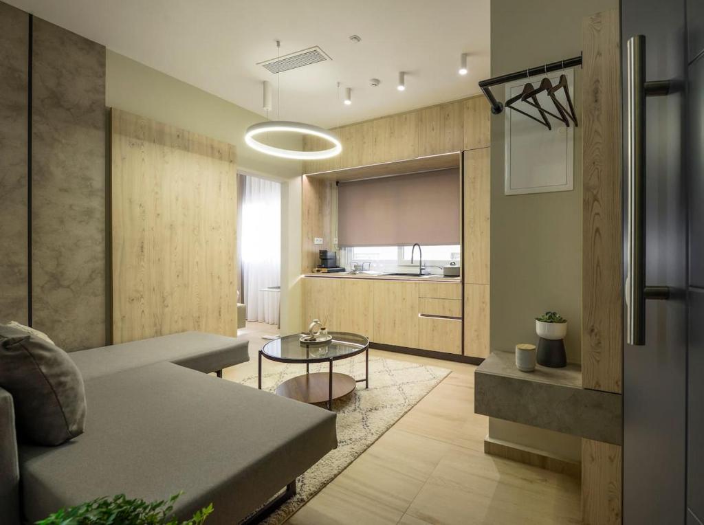 Aristotelian Virtues - Elpida - 4