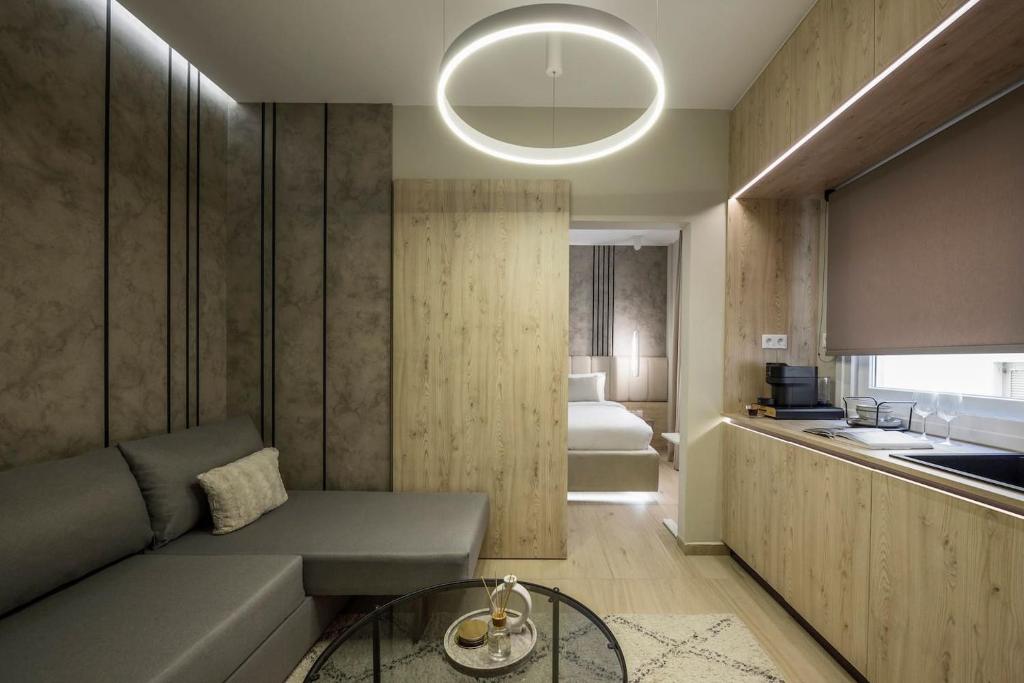 Aristotelian Virtues - Elpida - 17