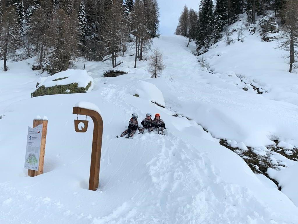 Nassfeld Chalet A and B v zimě