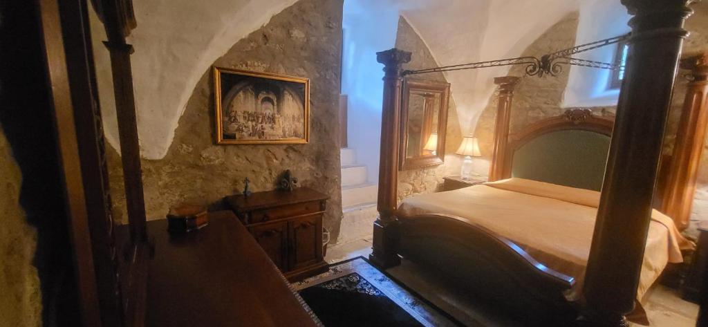 Postel nebo postele na pokoji v ubytování Burg Hermannstein - Kings Room