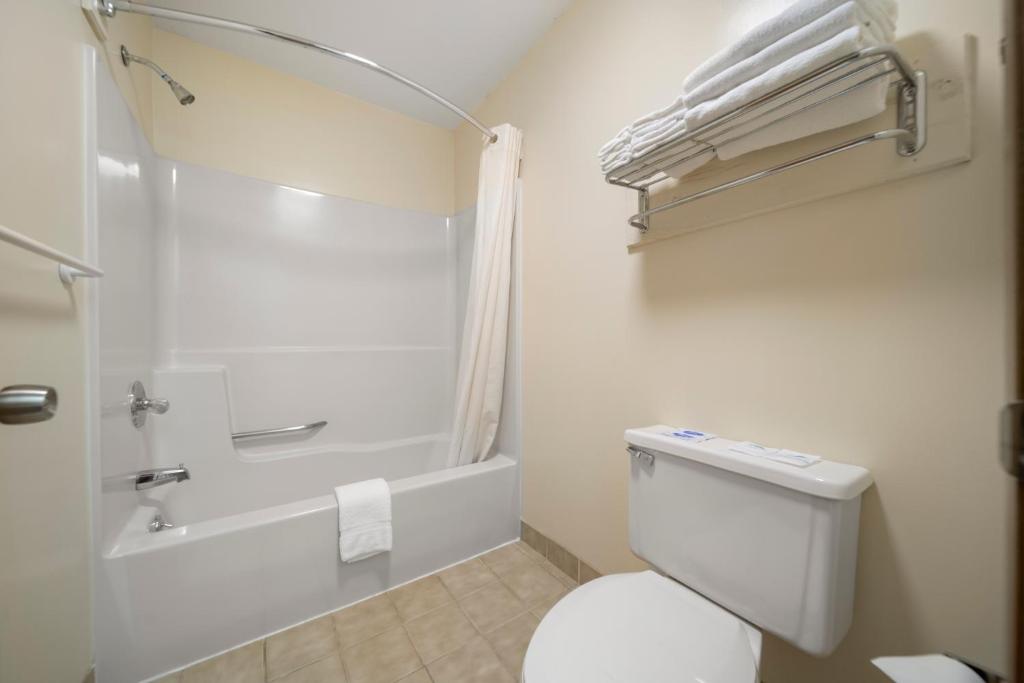 Kingsway Inn - 