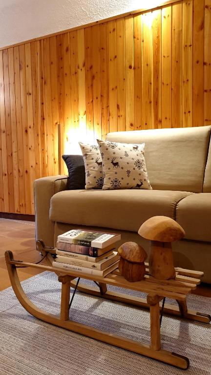A seating area at bb26 apartment mountain Lozio